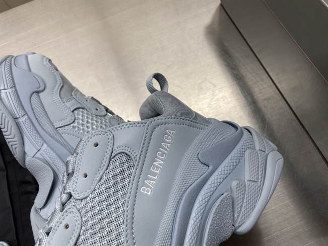 Ba*len*cia*ga triple s sneaker  - bb175