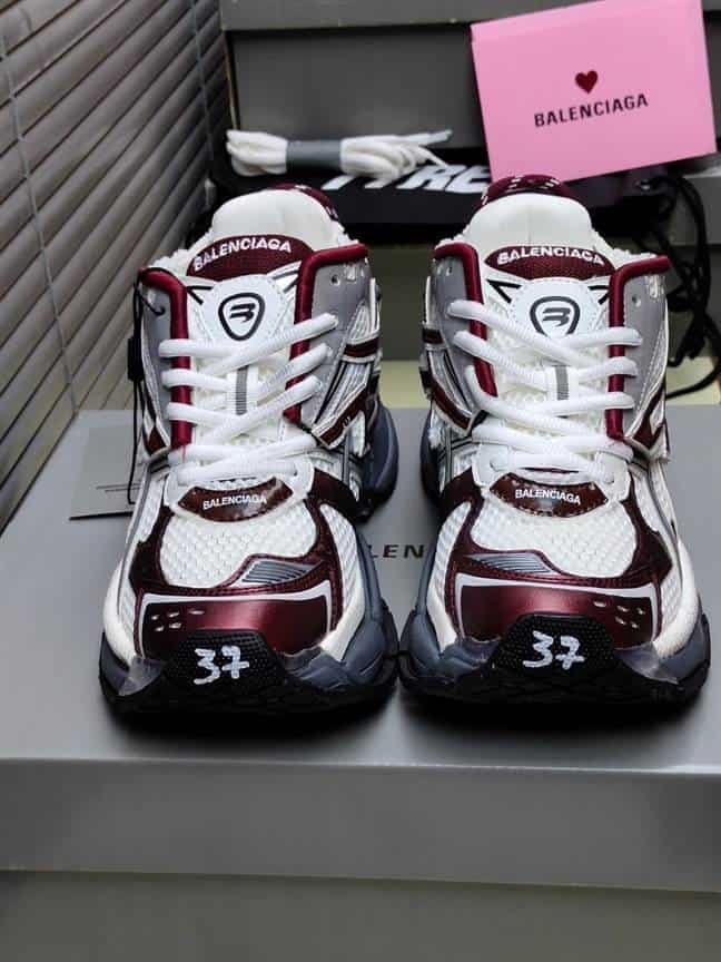 Ba*len*cia*ga men's runner sneaker - bb180