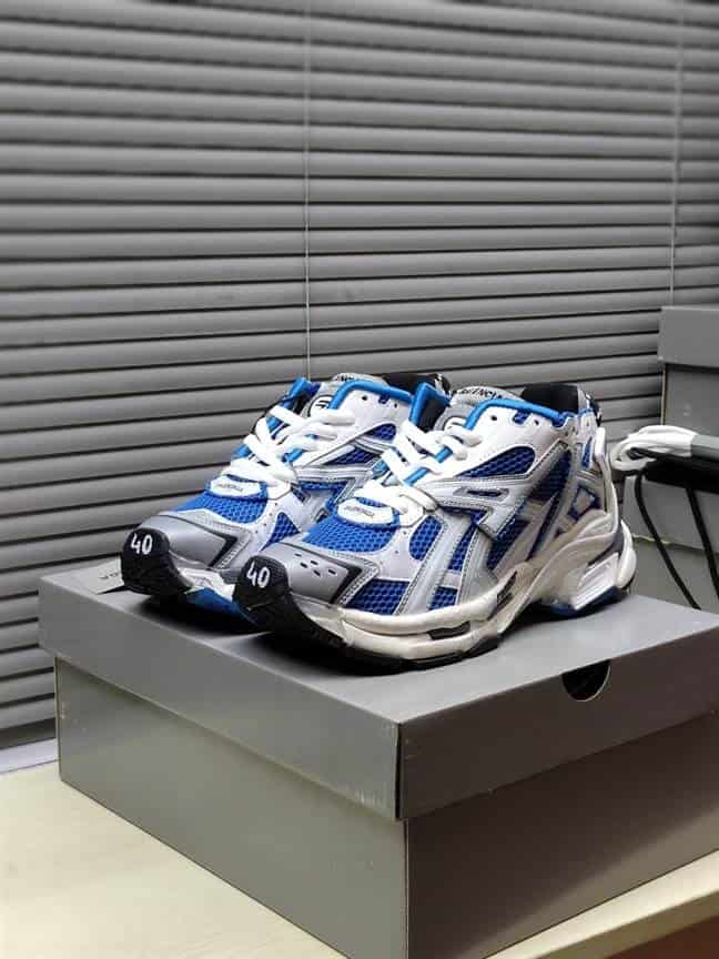 Ba*len*cia*ga men's runner sneaker - bb176