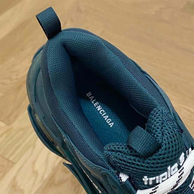 Ba*len*cia*ga men's triple s sneaker clear sole - bb186