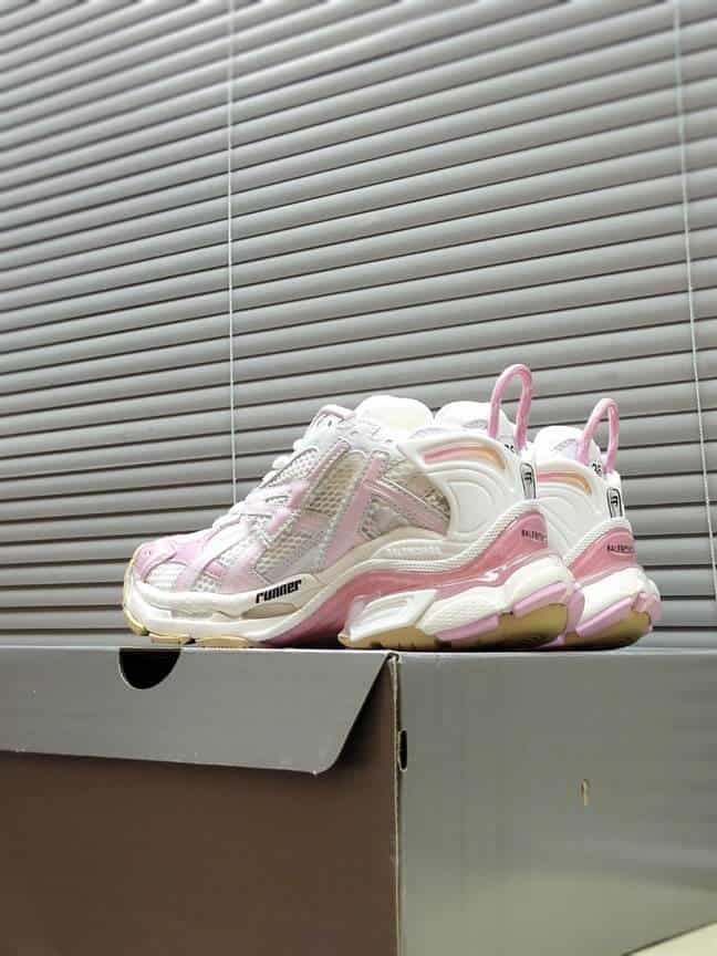 Ba*len*cia*ga men's runner sneaker - bb177