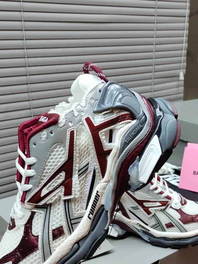 Ba*len*cia*ga men's runner sneaker - bb180