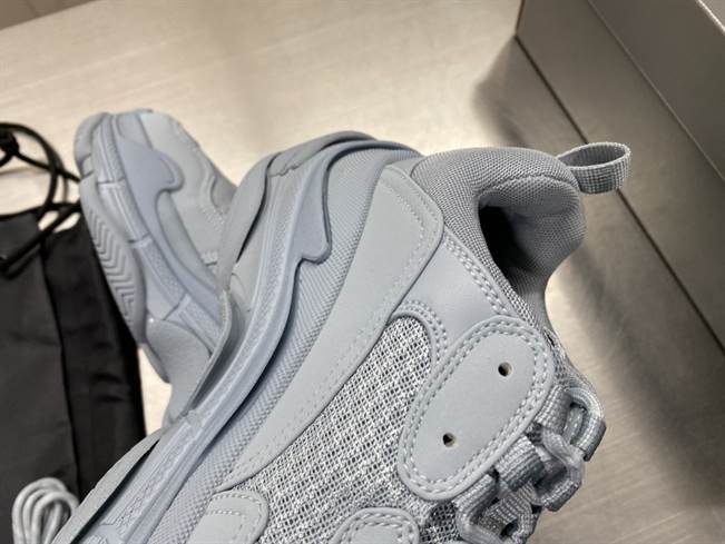 Ba*len*cia*ga triple s sneaker  - bb175