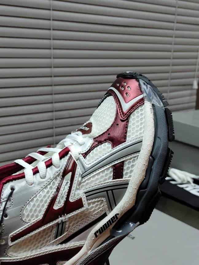 Ba*len*cia*ga men's runner sneaker - bb180