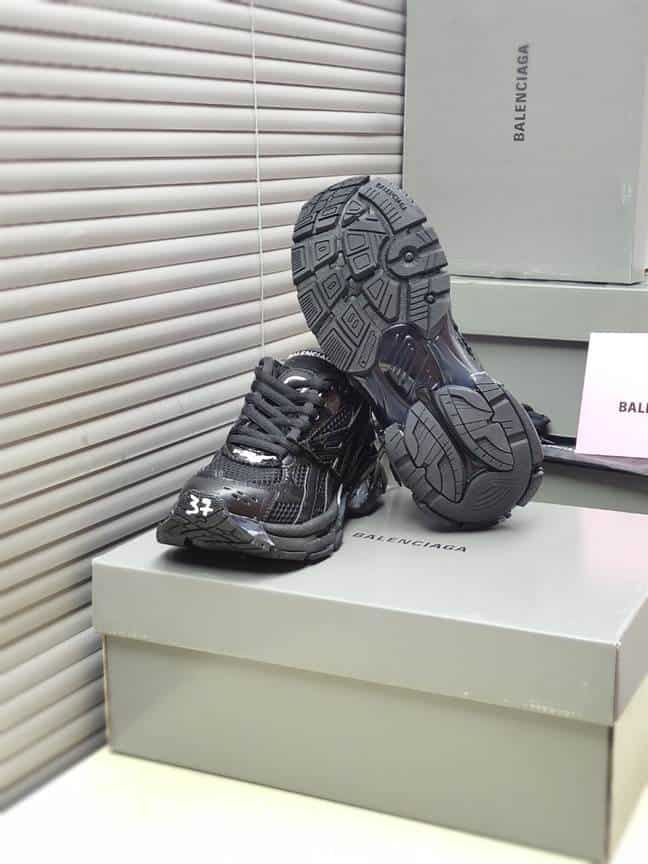 Ba*len*cia*ga men's runner sneaker - bb178