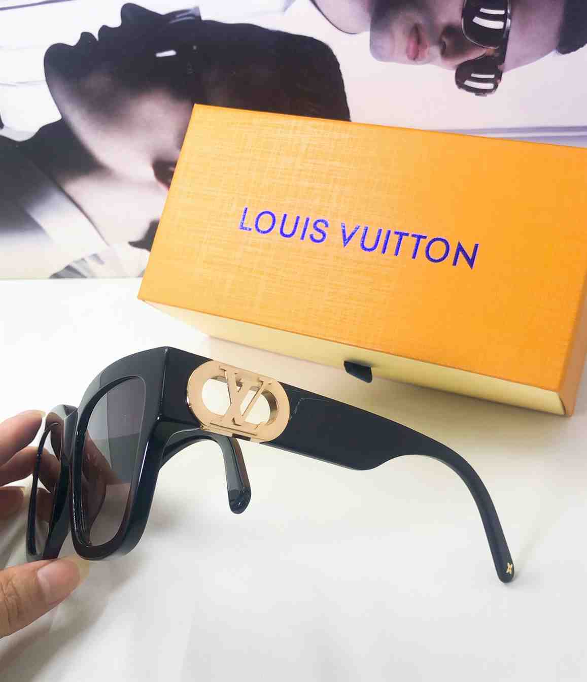 LV SUNGLASSES - GLVT16