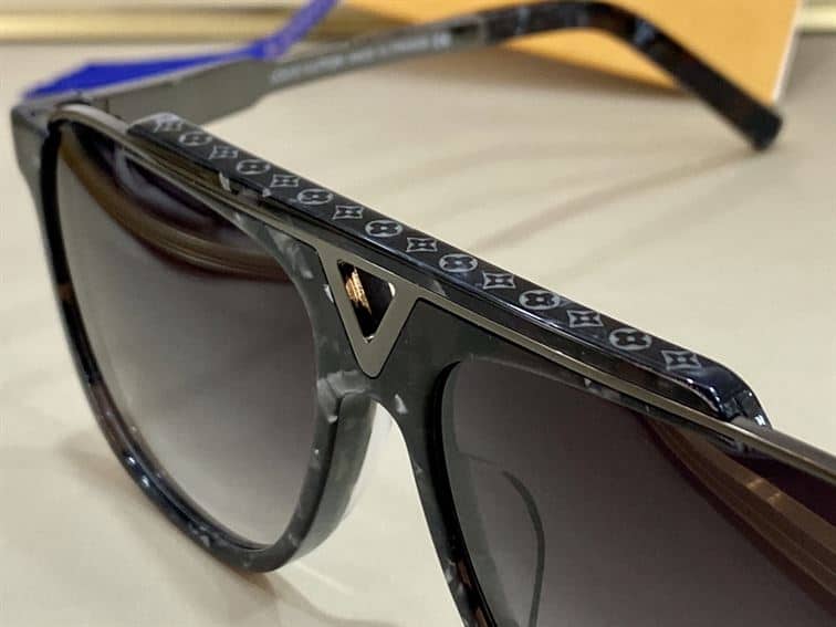 LV SUNGLASSES - GLVT06