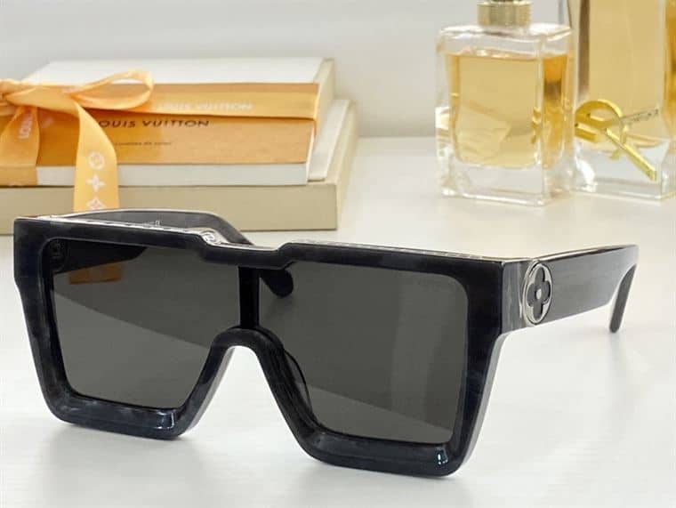 LV SUNGLASSES - GLVT02