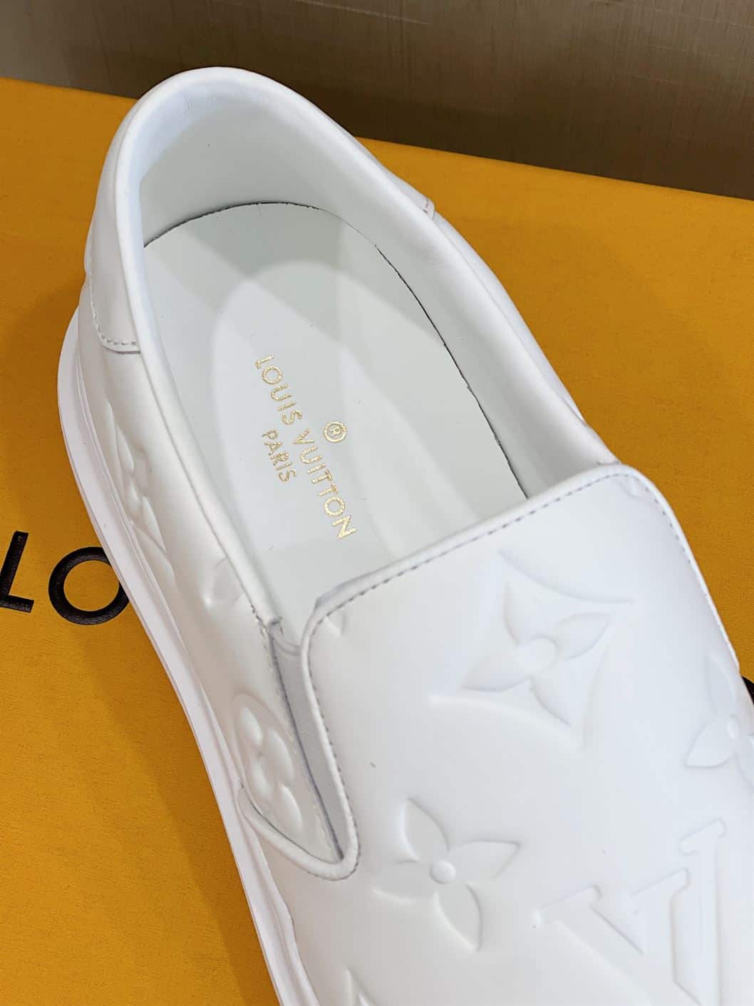 l0*is V*t0n beverly hills slip on - lsvt284