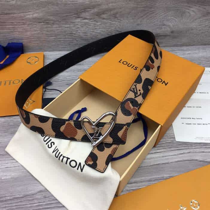 l0*is V*t0n heart belt - b174