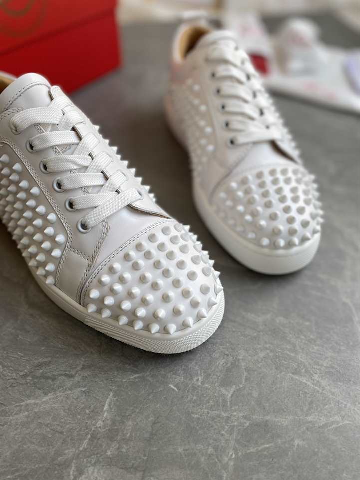 Ch**an louboutin low top sneaker - cl156