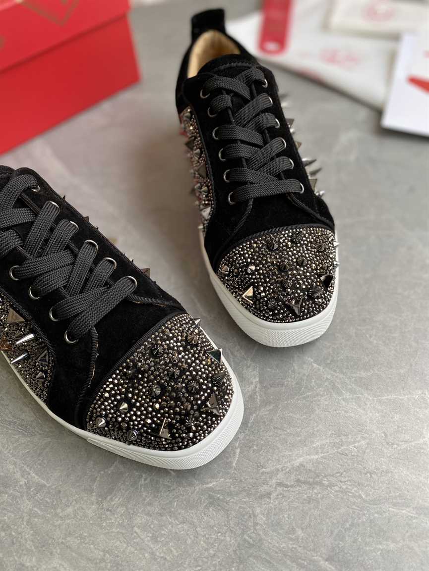Ch**an louboutin low top sneaker - cl163