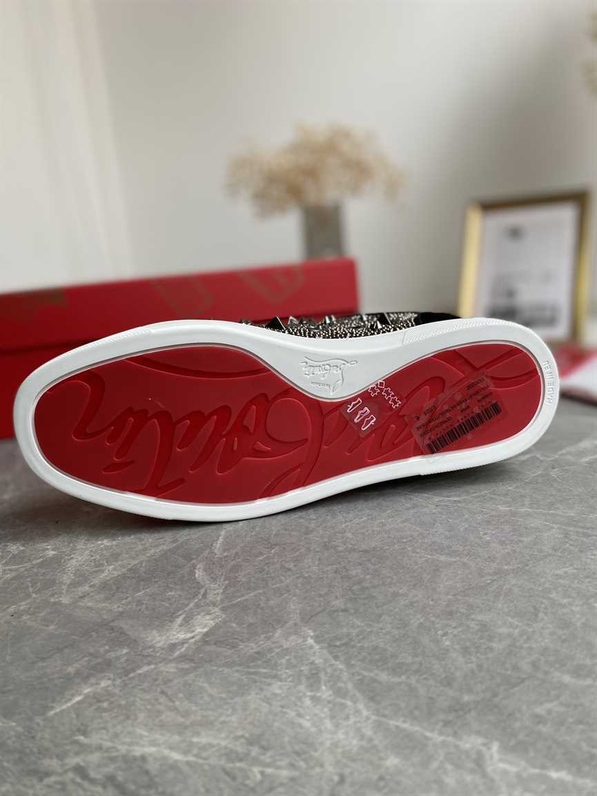 Ch**an louboutin low top sneaker - cl163