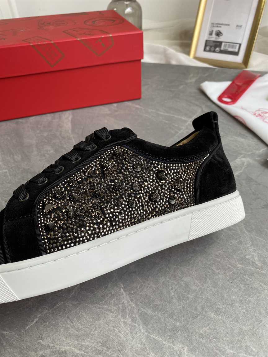 Ch**an louboutin low top sneaker - cl163