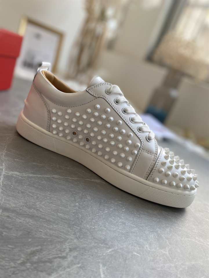Ch**an louboutin low top sneaker - cl156