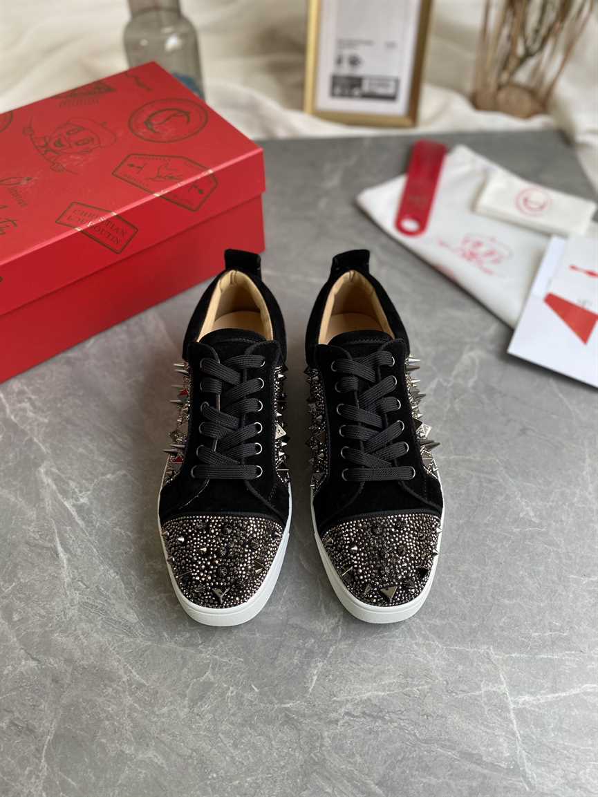 Ch**an louboutin low top sneaker - cl163