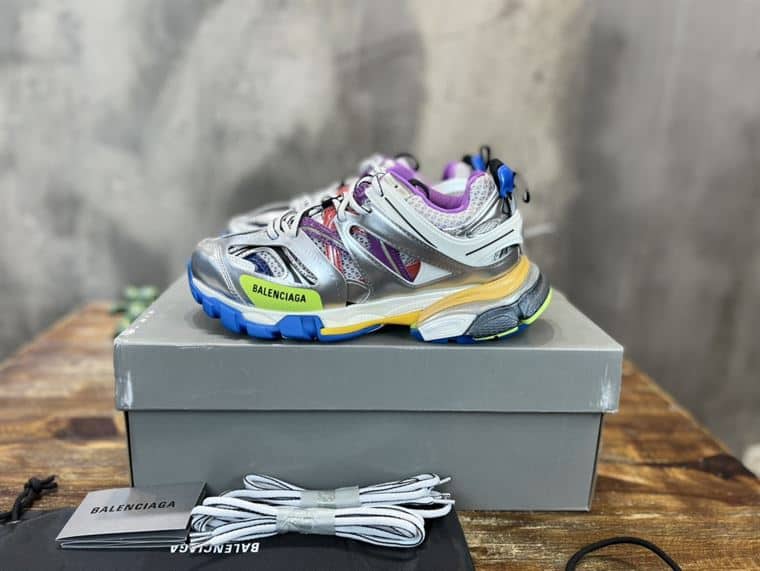 Ba*len*cia*ga men's track trainers in silver - bb208