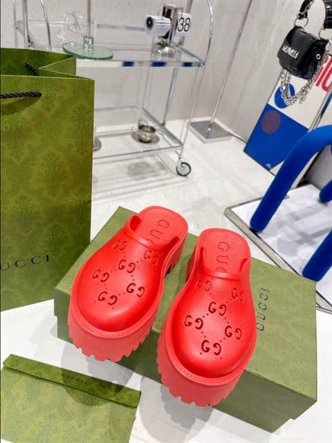 G*u*i wonmen's platform perforated g sandal - sdg011