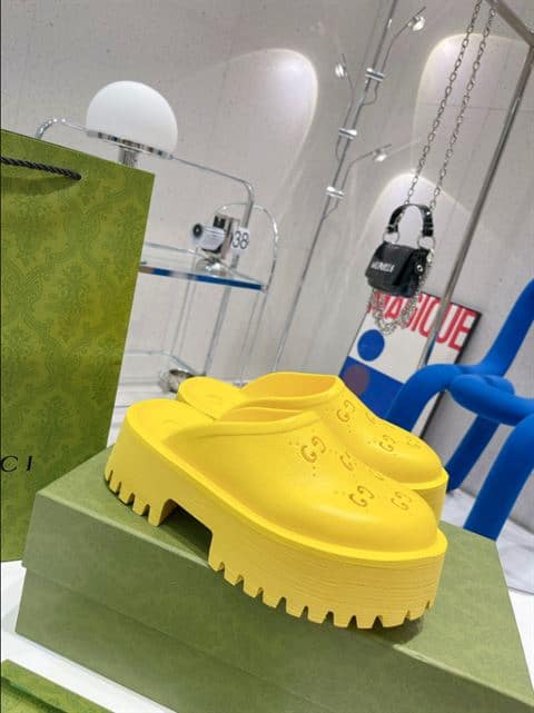 G*u*i wonmen's platform perforated g sandal - sdg012