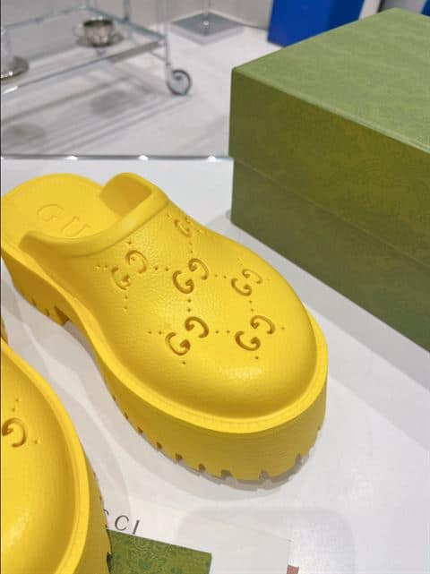 G*u*i wonmen's platform perforated g sandal - sdg012