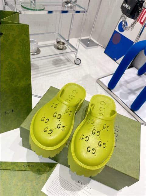 G*u*i wonmen's platform perforated g sandal - sdg016