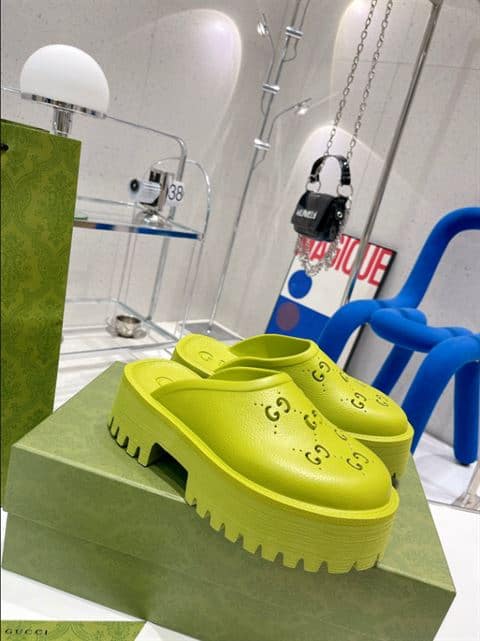 G*u*i wonmen's platform perforated g sandal - sdg016