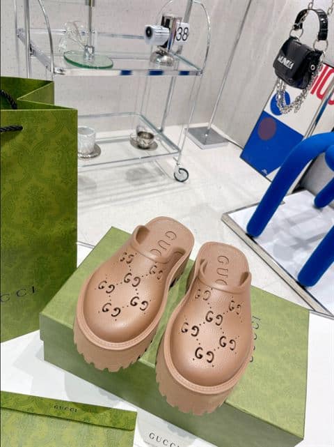 G*u*i wonmen's platform perforated g sandal - sdg017