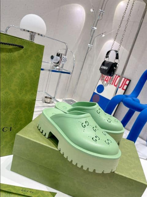 G*u*i wonmen's platform perforated g sandal - sdg019