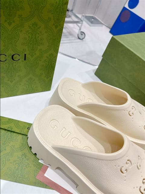 G*u*i wonmen's platform perforated g sandal - sdg020