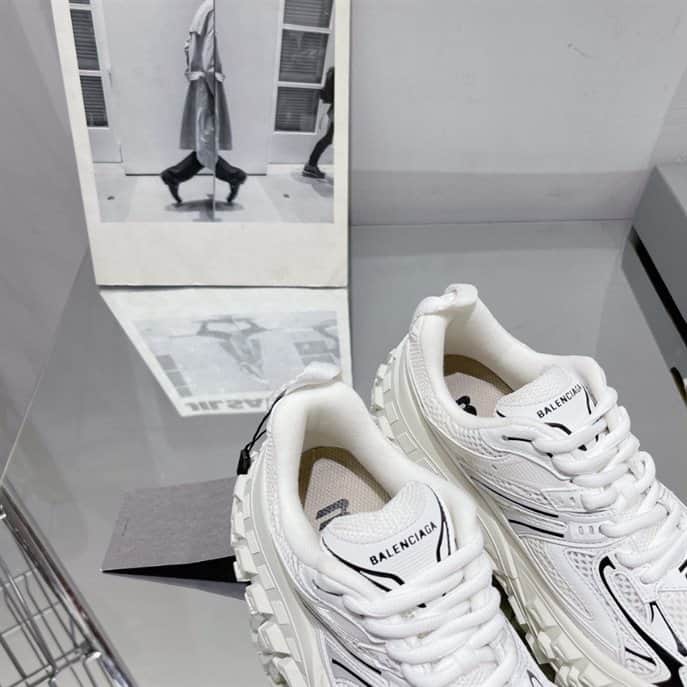 Ba*len*cia*ga men's defender trainers - bb225