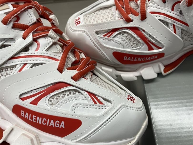 Ba*len*cia*ga men's track trainers - bb221