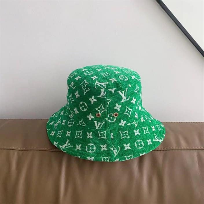 l0*is V*t0n bucket hat - lhc19