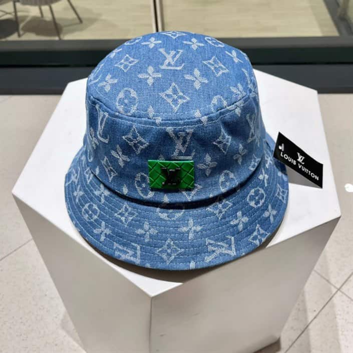 l0*is V*t0n bucket hat - lhc22