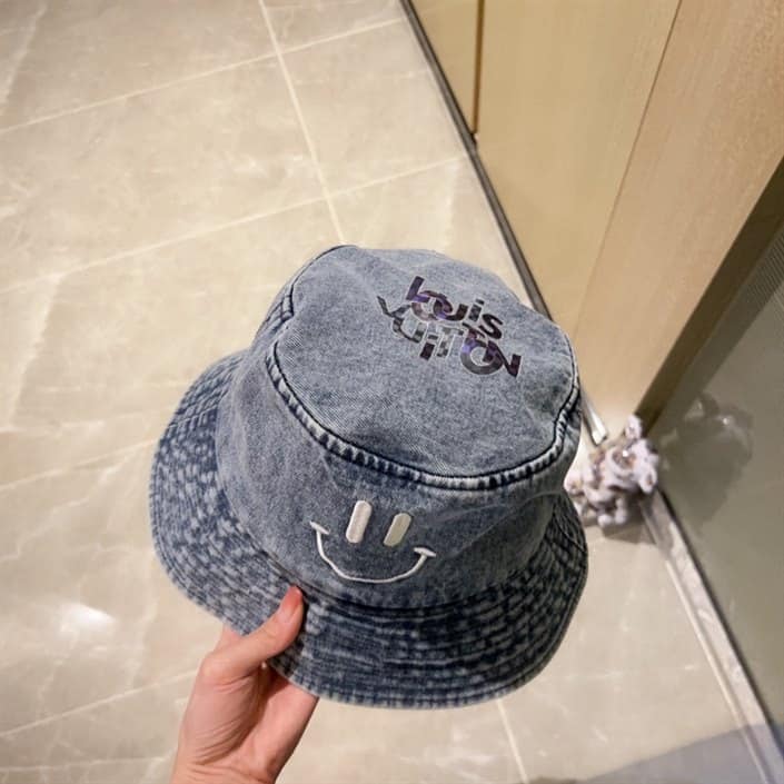 l0*is V*t0n bucket hat - lhc23
