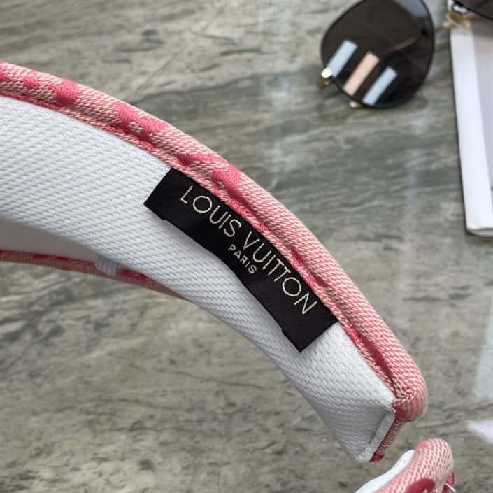 l0*is V*t0n visor - lhc11