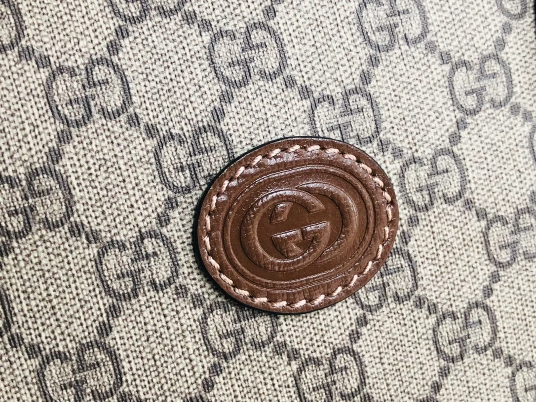 DUFFLE BAG WITH INTERLOCKING G - GBC082