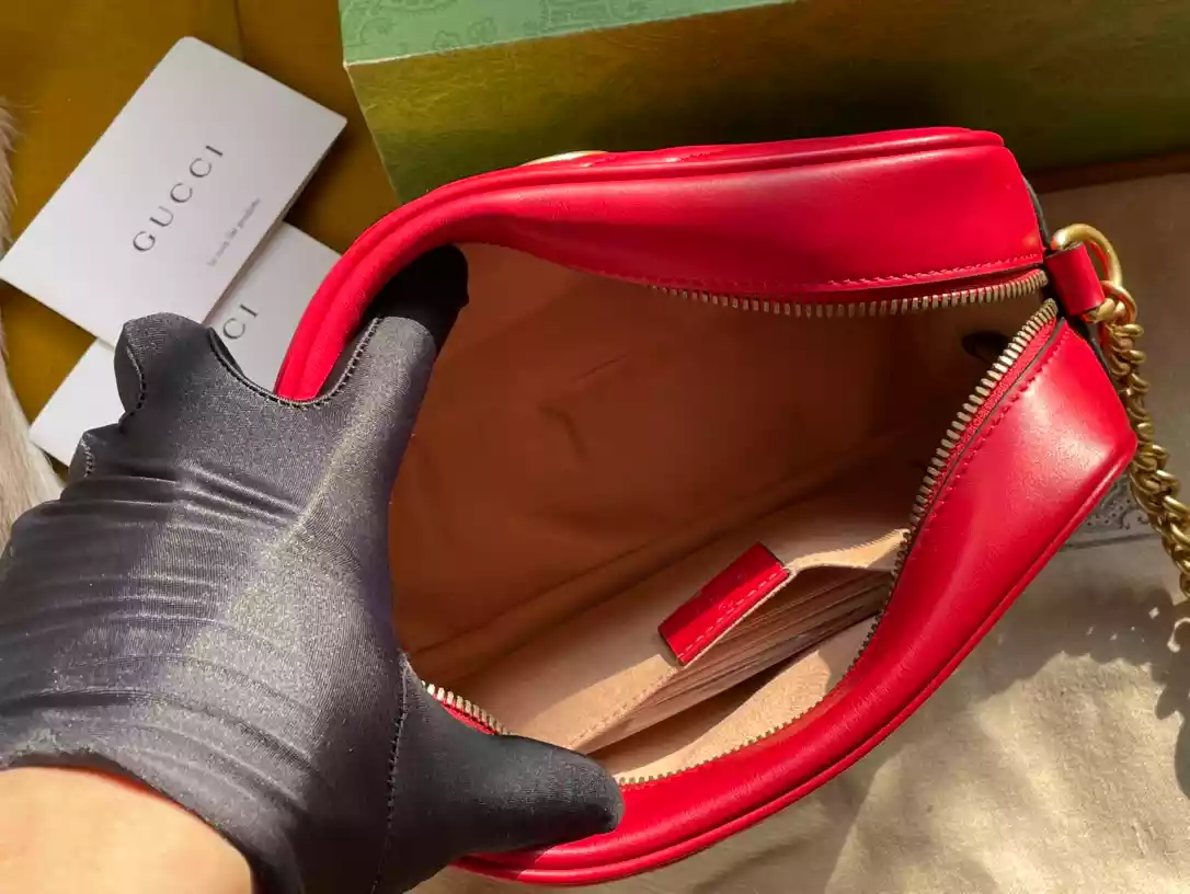 GG MARMONT MATELASSÉ SMALL SHOULDER BAG - GBC091