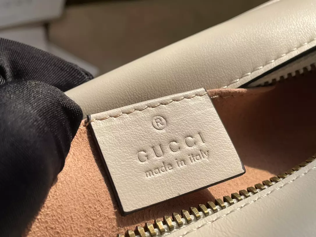 GG MARMONT SMALL SHOULDER BAG - GBC095