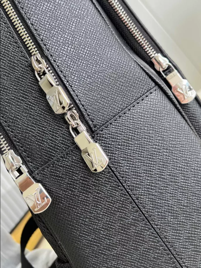 l0*is V*t0n adrian backpack taiga leather - lbv386