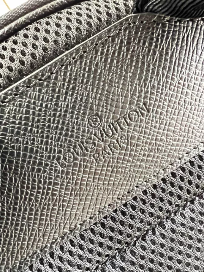 l0*is V*t0n adrian backpack taiga leather - lbv386