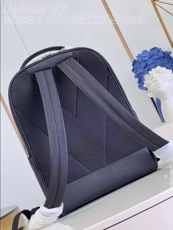 l0*is V*t0n avenue backpack - lbv376