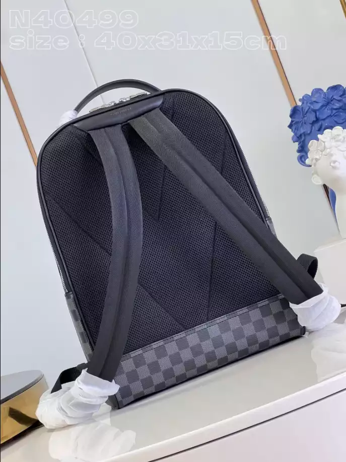 l0*is V*t0n avenue backpack - lbv380