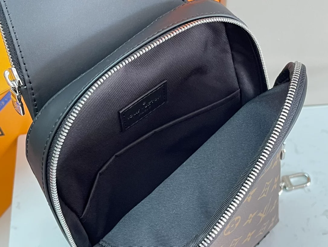 l0*is V*t0n avenue slingbag - lbv414