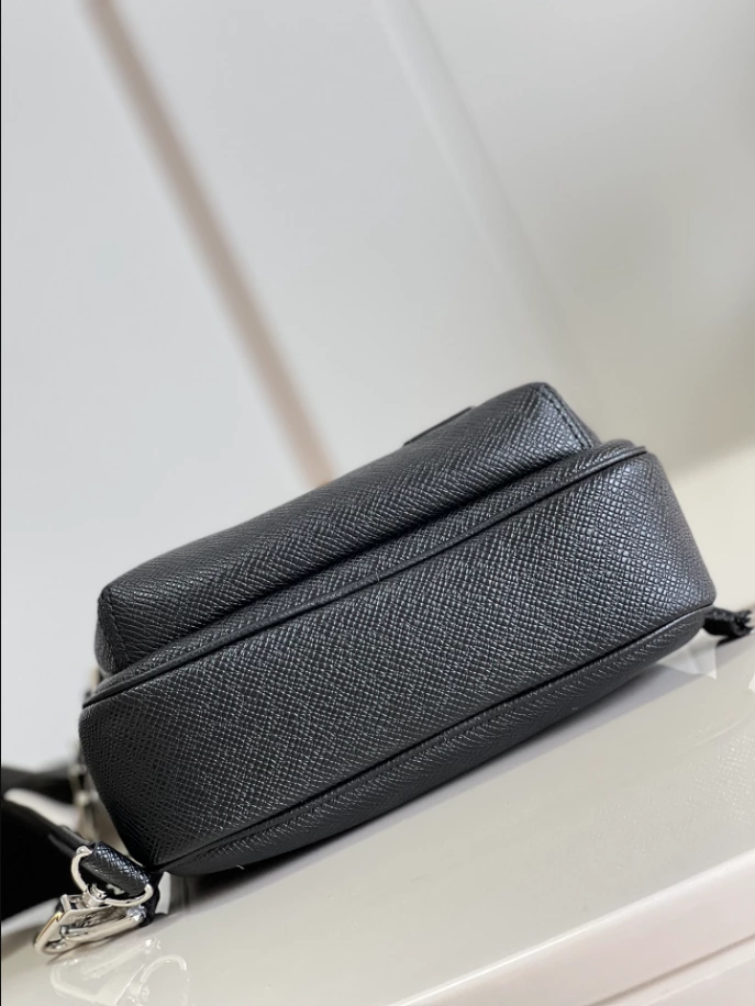 l0*is V*t0n avenue slingbag - lbv417