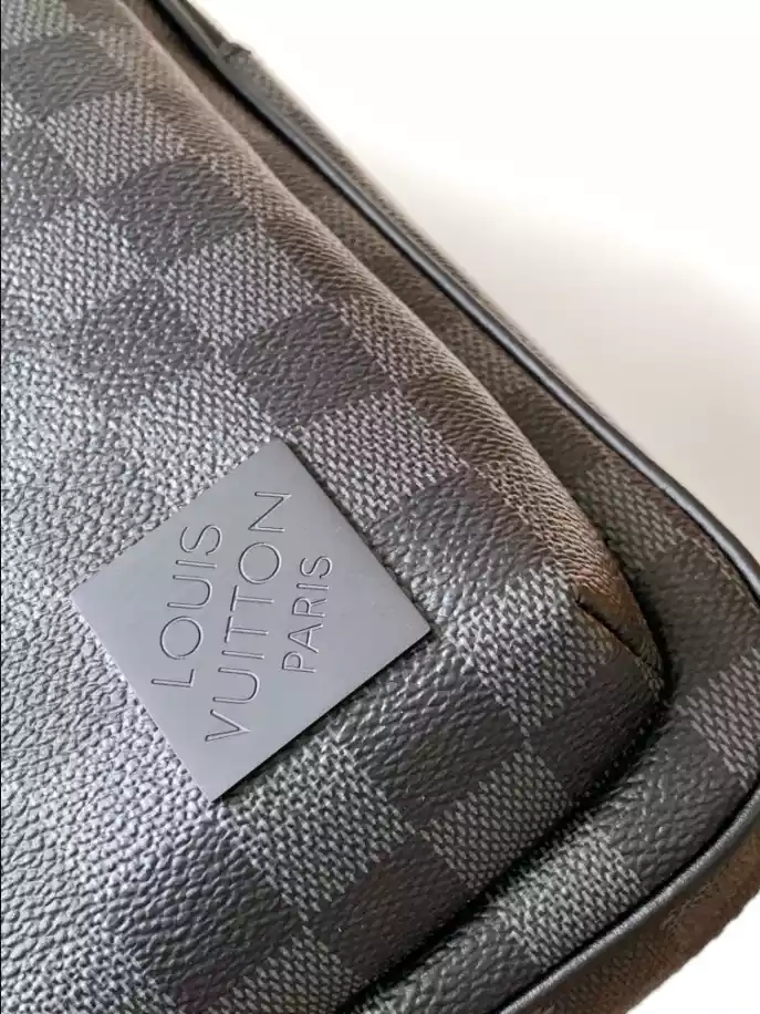 l0*is V*t0n avenue slingbag nm - lbv415