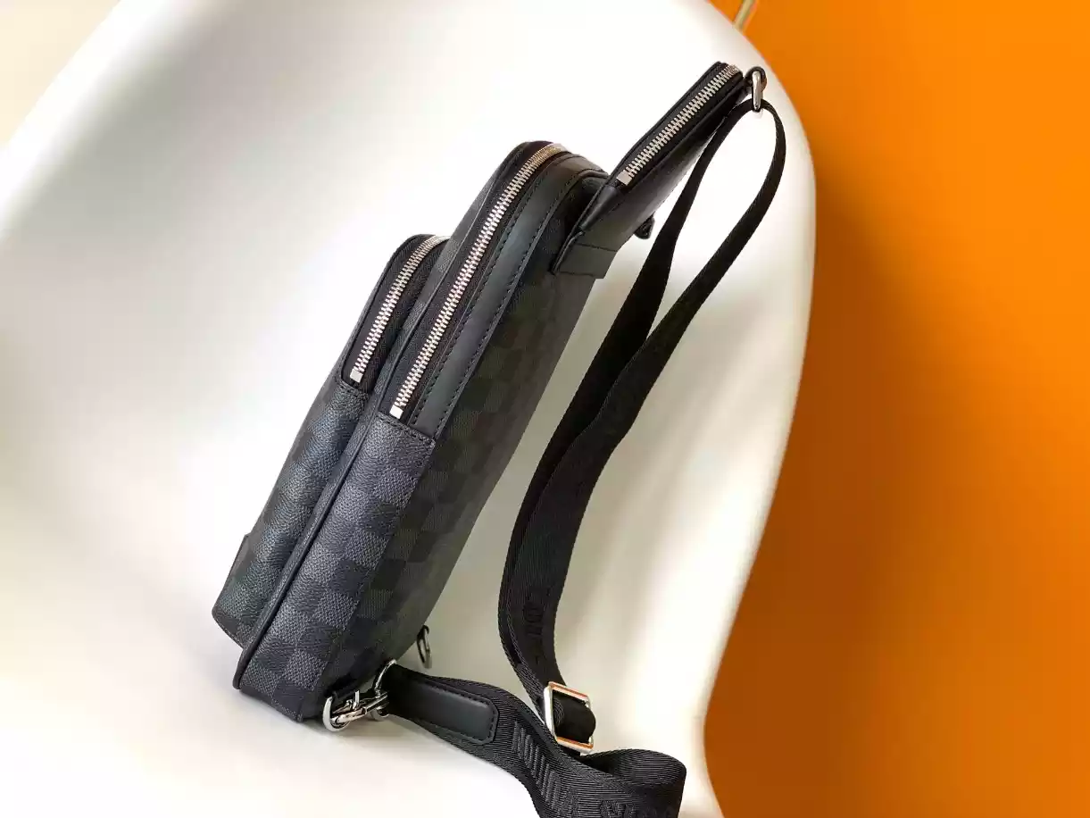 l0*is V*t0n avenue slingbag nm - lbv415