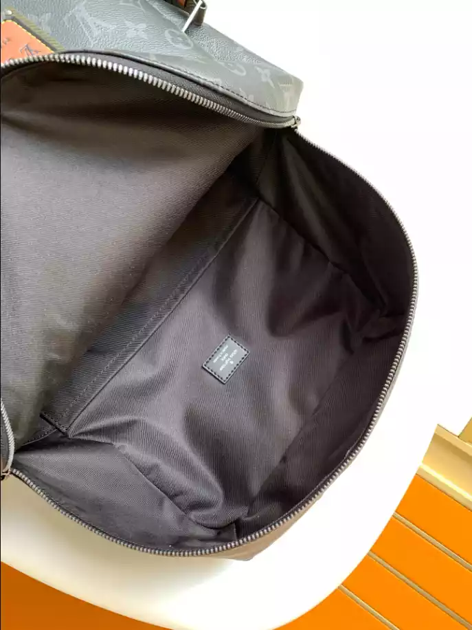 l0*is V*t0n discovery backpack - lbv381