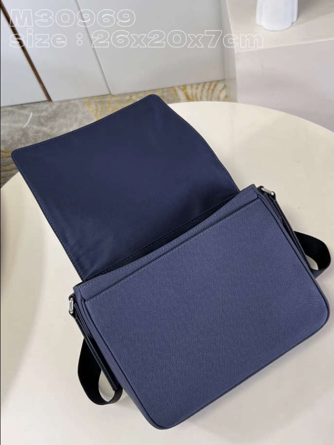 l0*is V*t0n district pm - lbv408