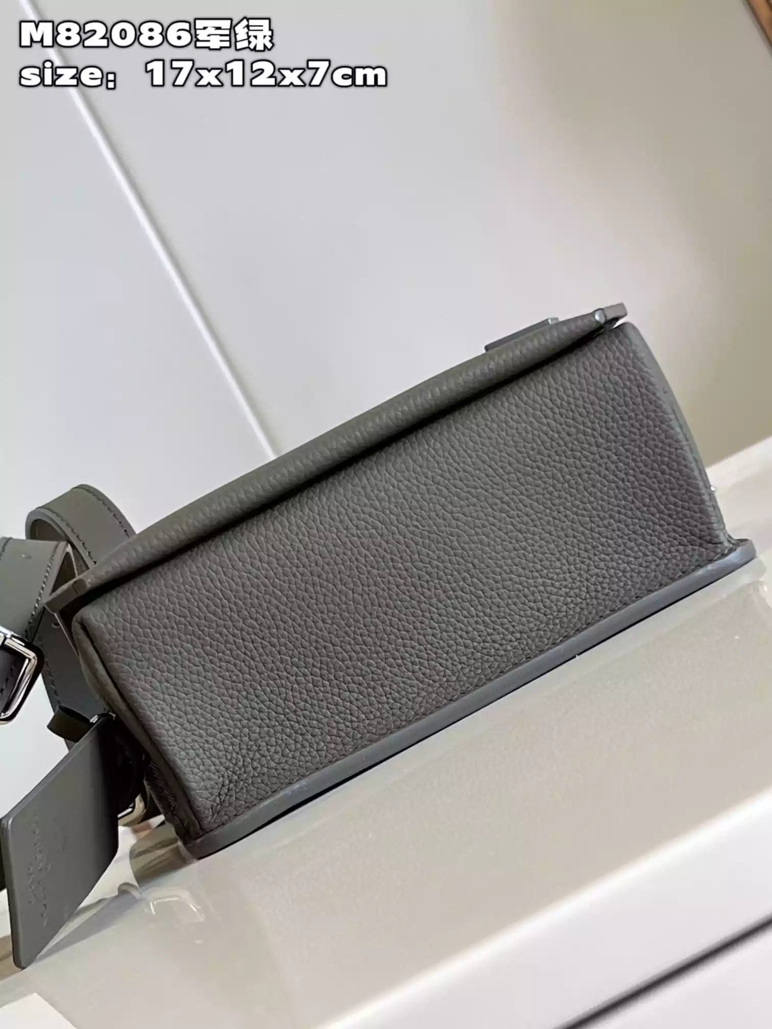 l0*is V*t0n fastline wearable wallet - rrg067