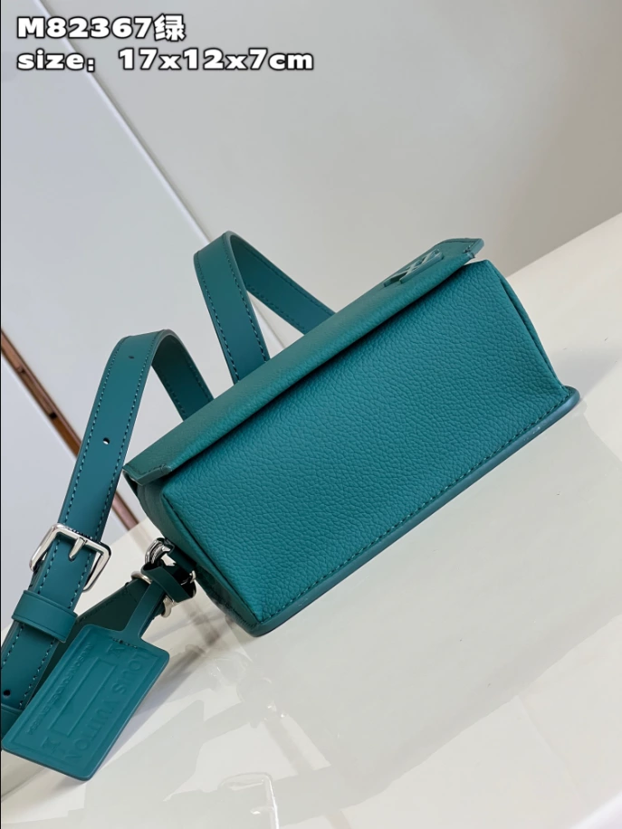 l0*is V*t0n fastline wearable wallet - rrg070